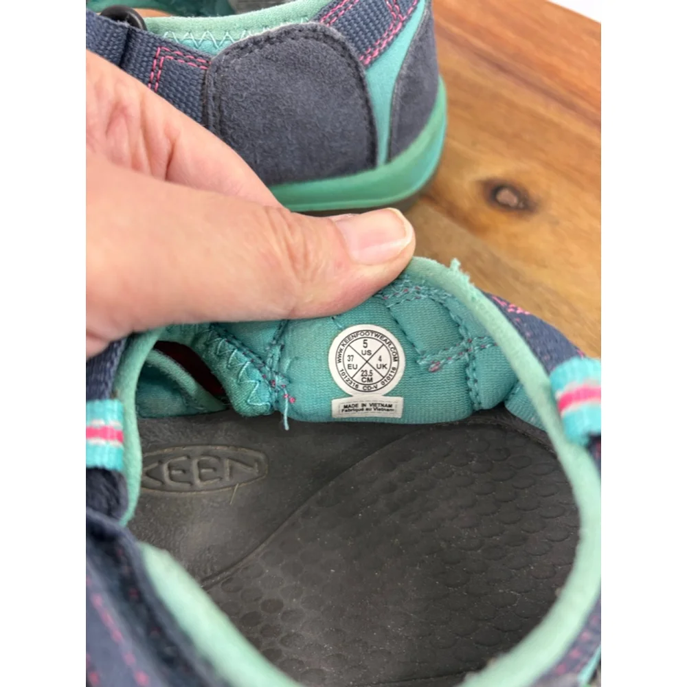Girls KEEN Water Shoes Blue Green Size 5 (Big Girl)